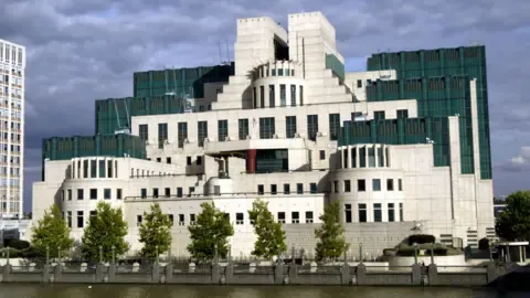 The UK's Secret Intelligence Service Introduces Deep Web Platform to Lure Agents in Russia