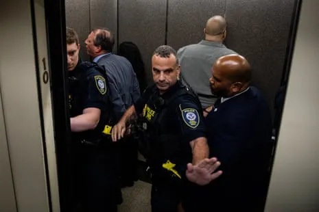 NY Lawmakers Detained After Preventing Ice Access to Government Complex